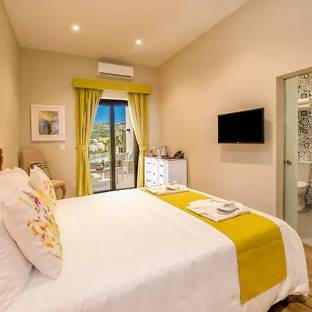 Viewpoint Boutique Living 4*