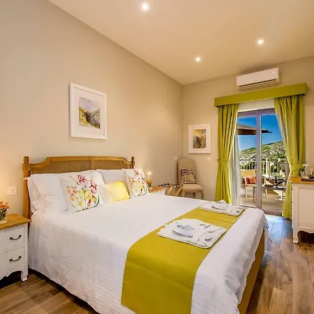 Viewpoint Boutique Living