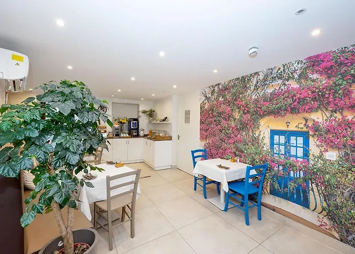 بيت ضيافة Viewpoint Boutique Living 4*