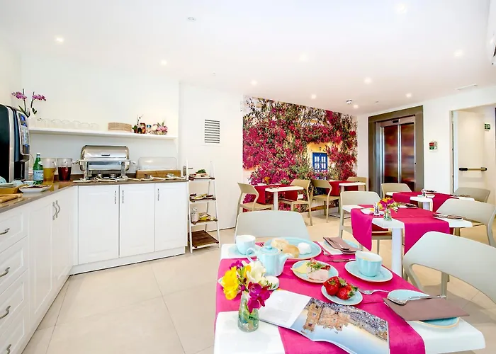 Viewpoint Boutique Living