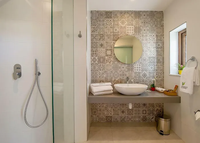 Viewpoint Boutique Living