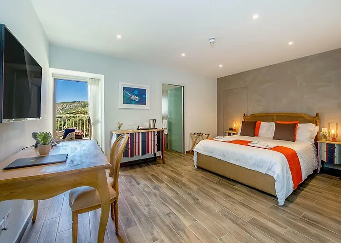 Viewpoint Boutique Living 4*